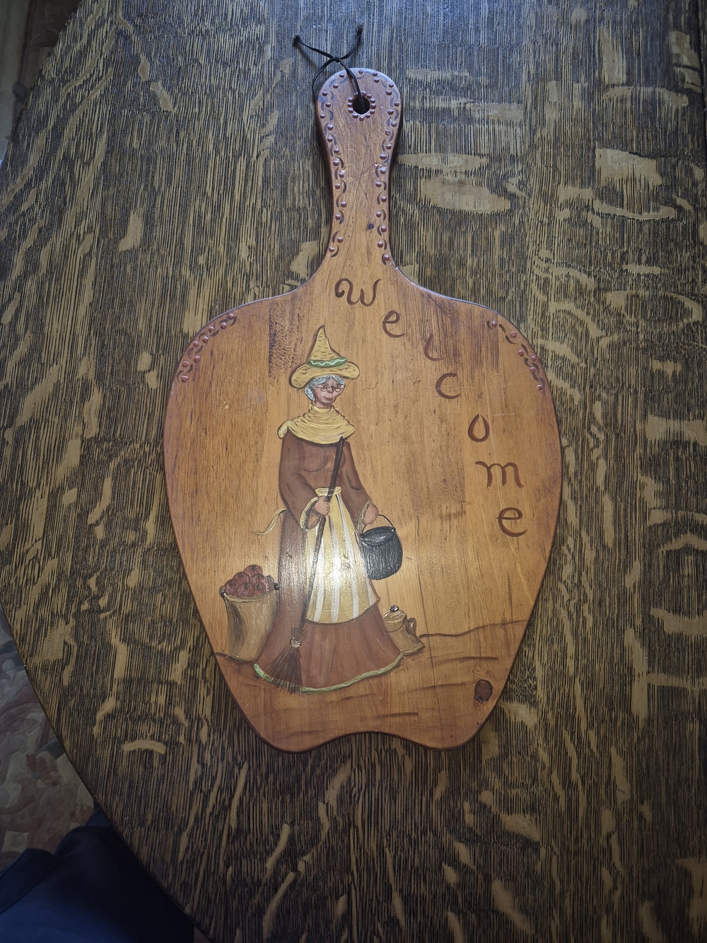 Vintage Kitchen Witch Wooden Welcome Paddle Sign - Picture 4 of 8